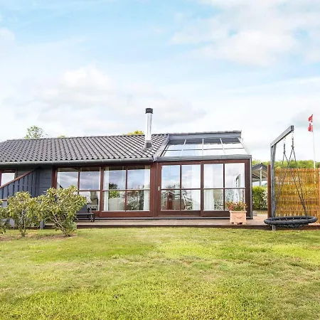 4 Star Holiday In Sj Lund