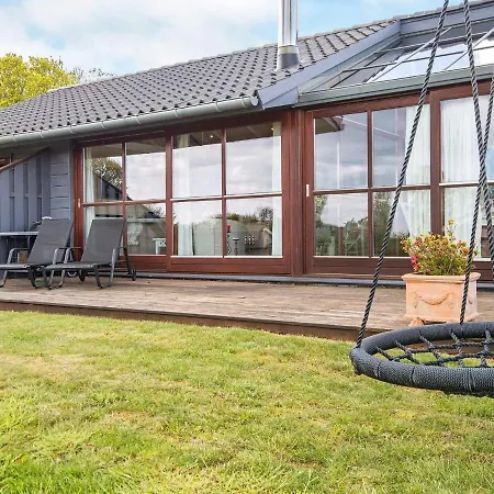 4 Star Holiday In Sj Lund *