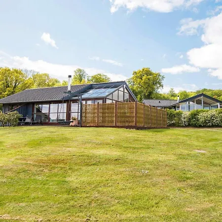 4 Star Holiday In Sj Lund
